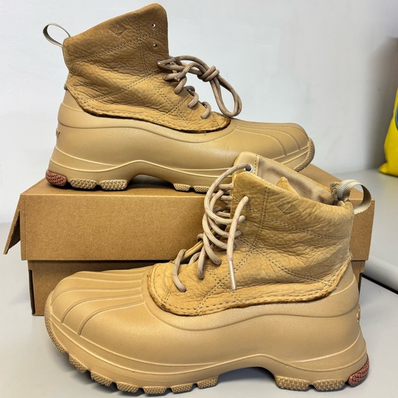 WMNS - Sperry Wmns Duck Float Zip Seacycled Winter Boot 'Offwhite' - Size 7.5W - Picture 1 of 8